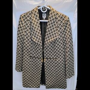 Anne Klein elegant black and beige chevron print blazer.